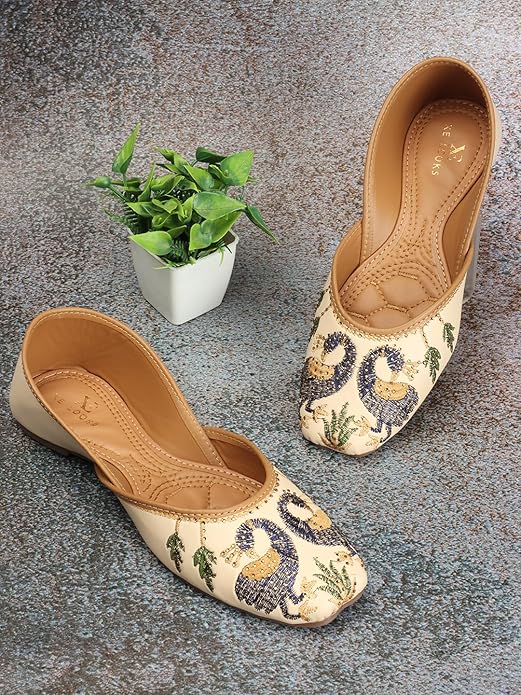 XE Looks Women's Ethnic Punjabi Juttis | Traditional Slip-On Flats with Peacock Embroidery | Cushioned Footbed for Comfort | Comfortable & Stylish Punjabi Juttis for Girls & Women