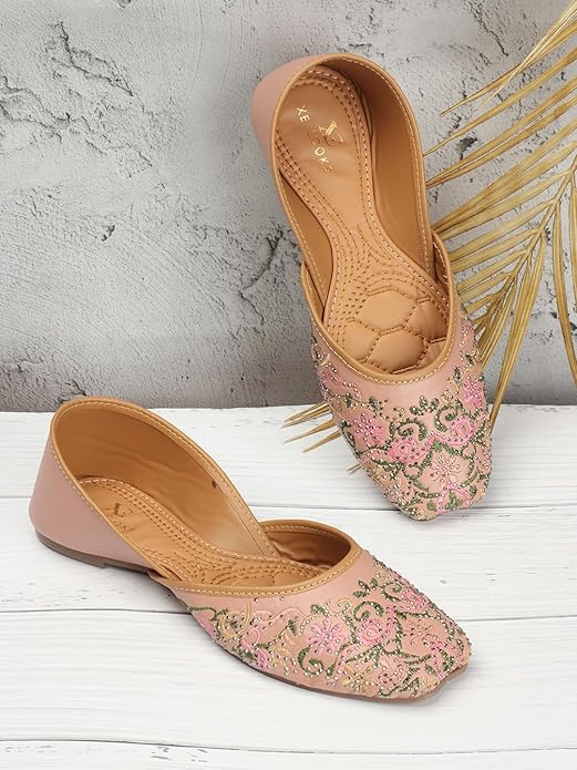 XE Looks Flat Comfortable Fancy Beige Punjabi Jutti For Women